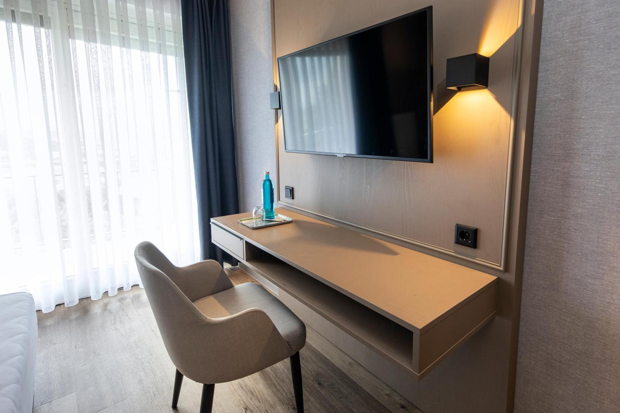 Roomingtons Karoli Валдкирхен Екстериор снимка